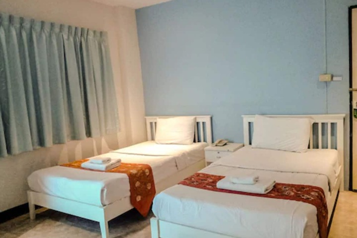 Room 2 of 81