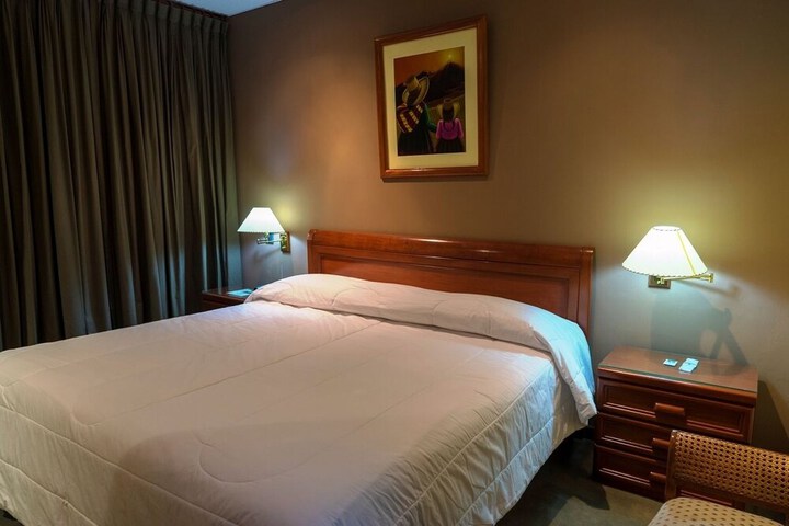 Room 12 of 35