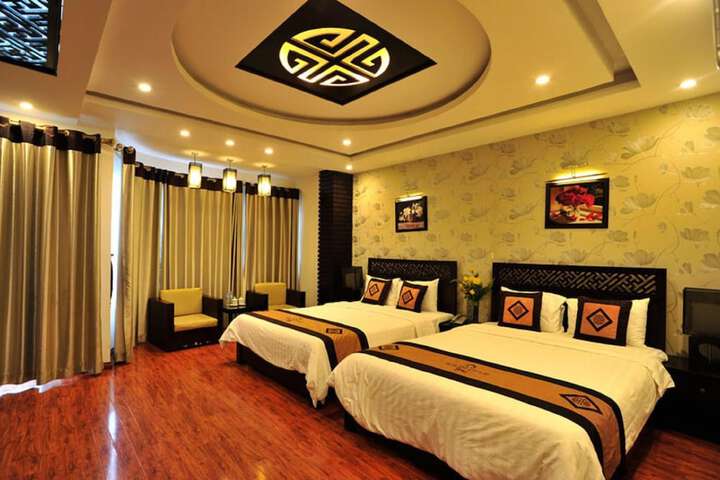 Room 8 of 34