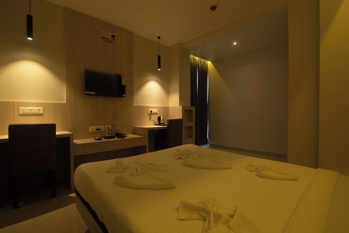 Room 9 of 29