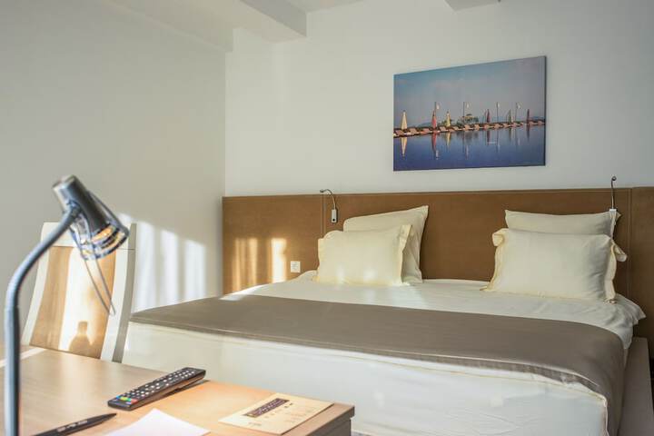Room 12 of 61