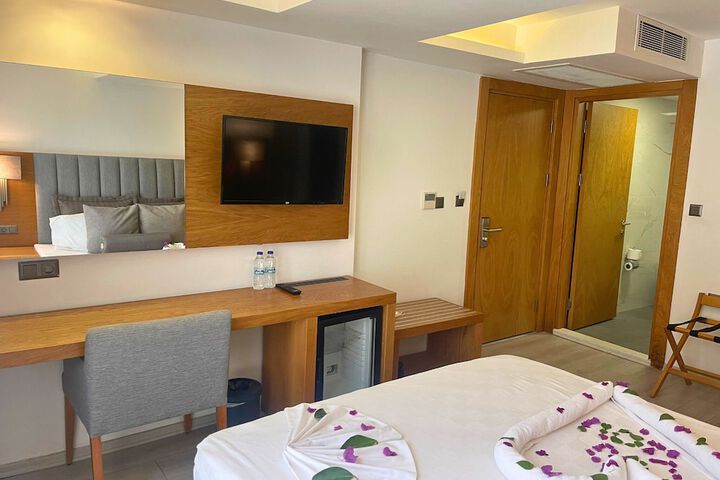 Room 9 of 48