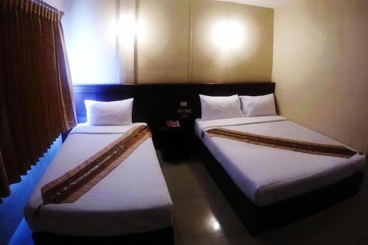 Room 8 of 23
