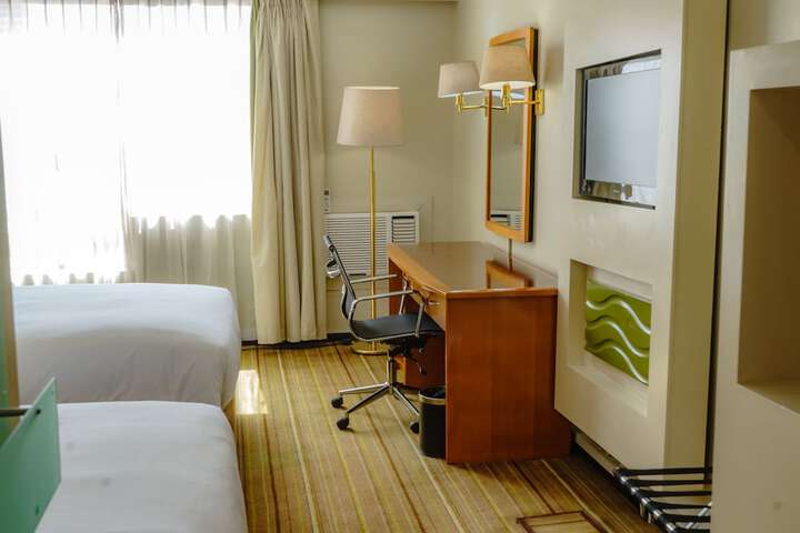 Room 29 of 128