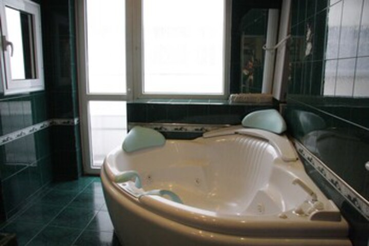 Room 2 of 20