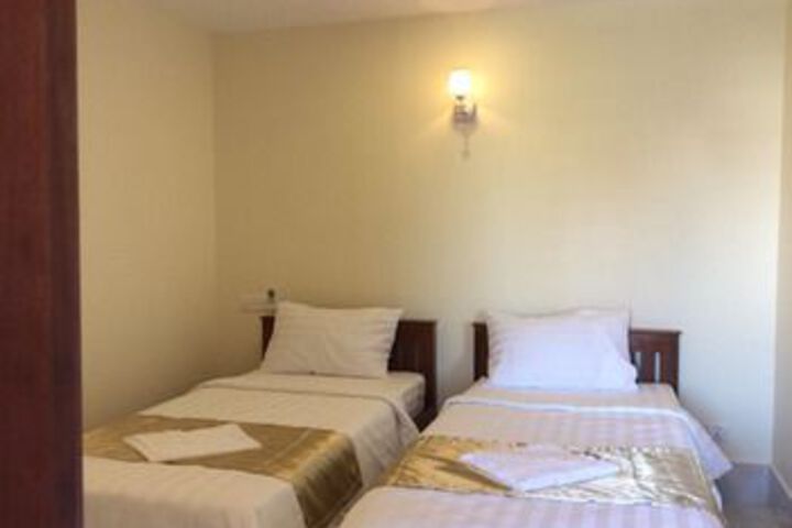 Room 16 of 21