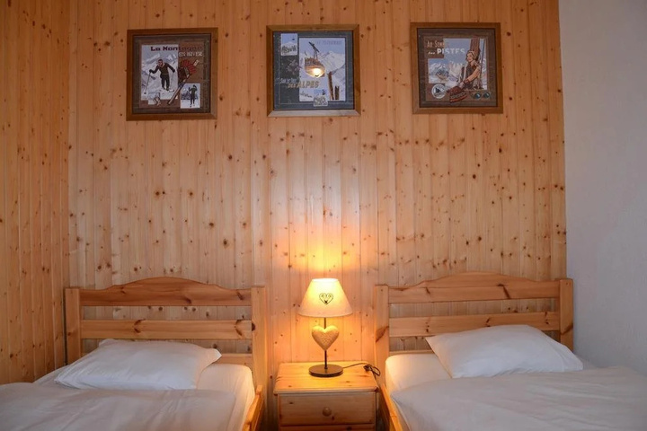 Room 2 of 11