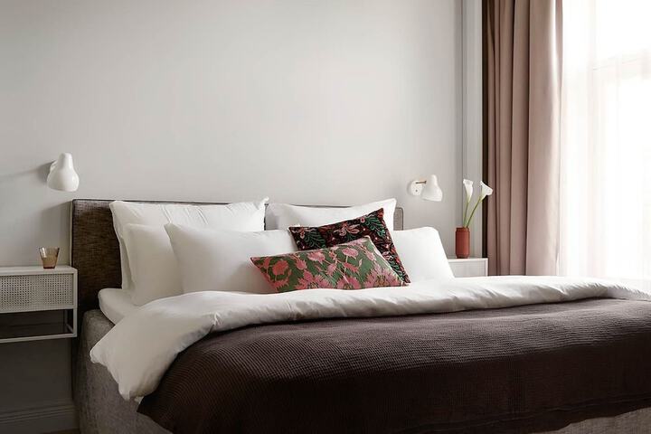 Room 26 of 115