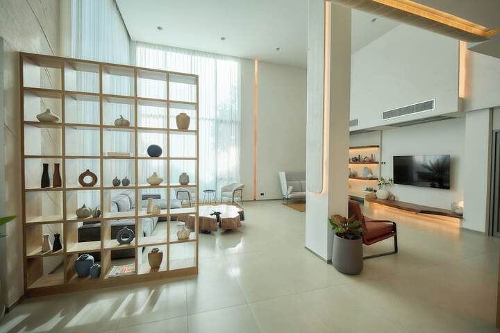 Room 25 of 39