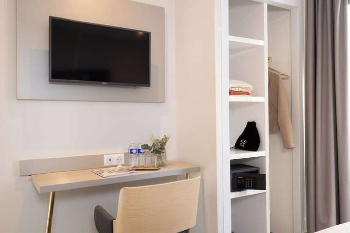 Room 17 of 41
