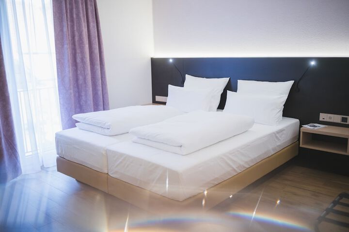 Room 21 of 48