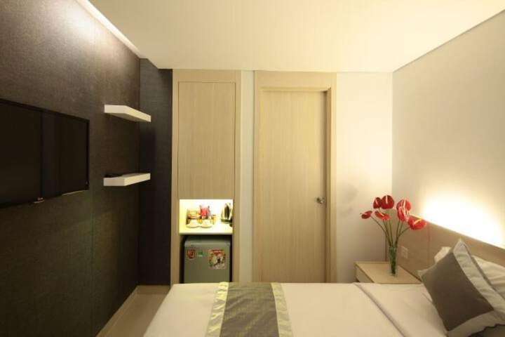 Room 13 of 36