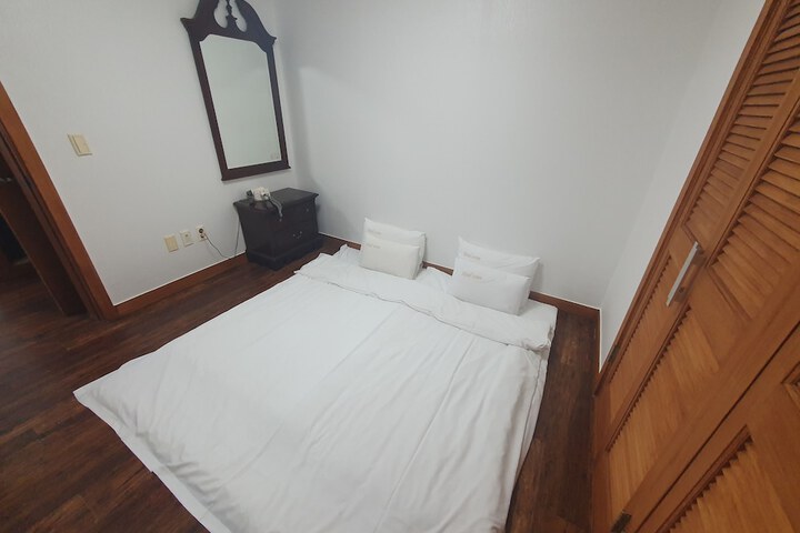 Room 10 of 55