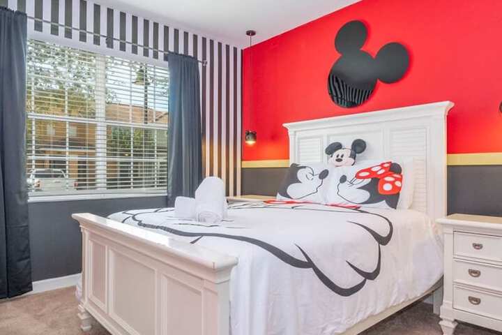 Room 4 of 51