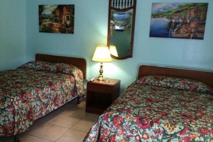 Room 8 of 30
