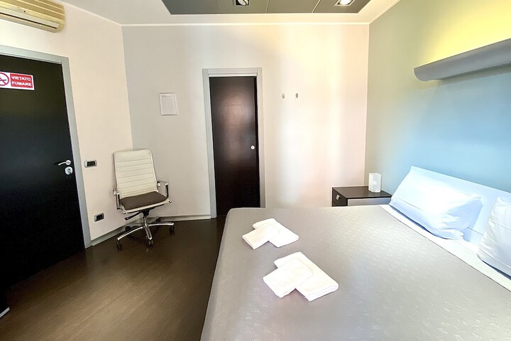 Room 4 of 30