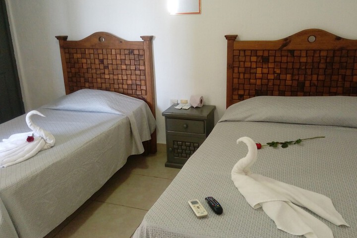 Room 4 of 33