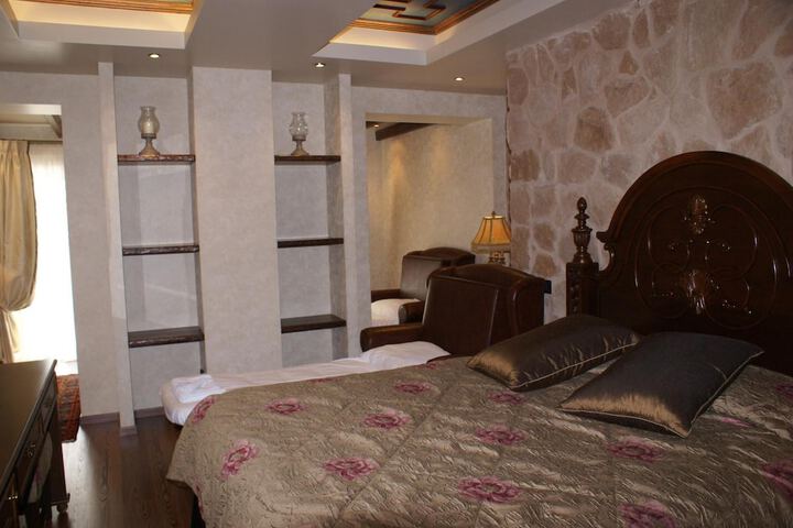 Room 15 of 46