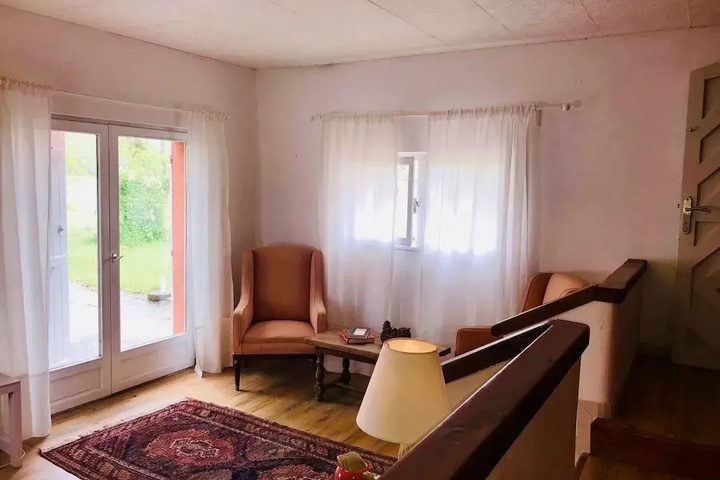 Room 4 of 13