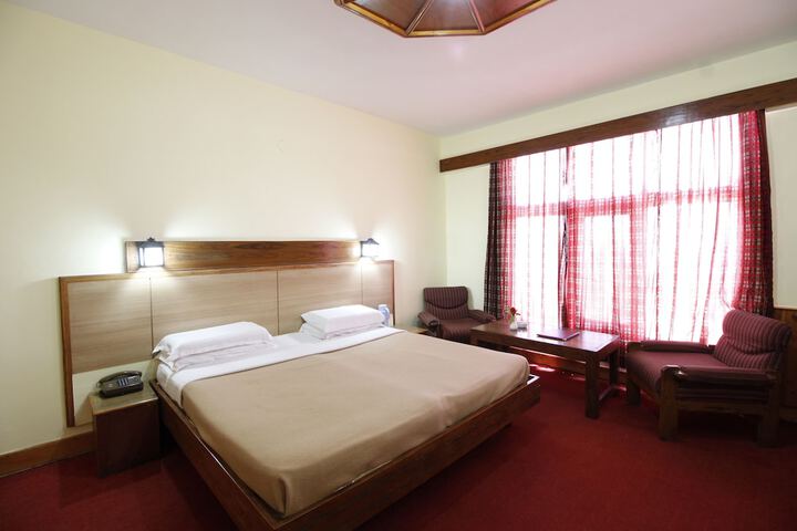 Room 5 of 32
