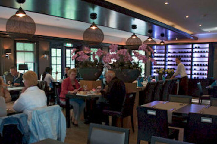 Dining 24 of 29
