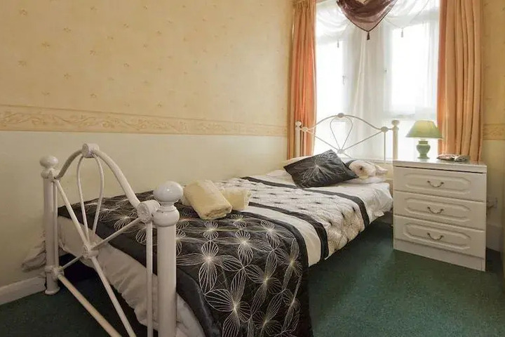 THE SEABURY HOTEL