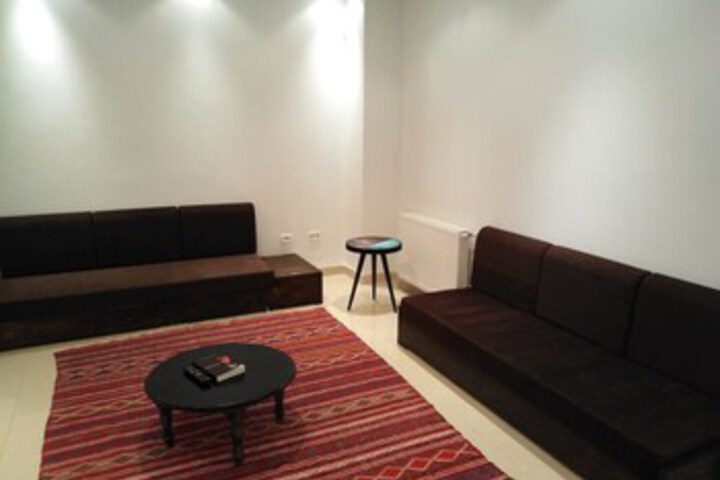 Room 32 of 69