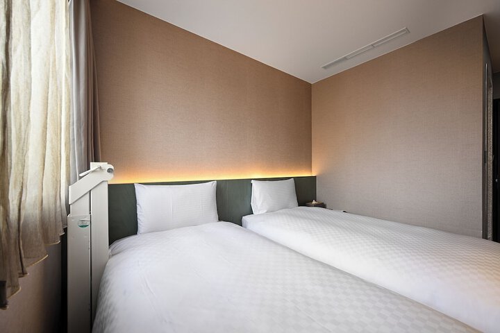 Room 51 of 78