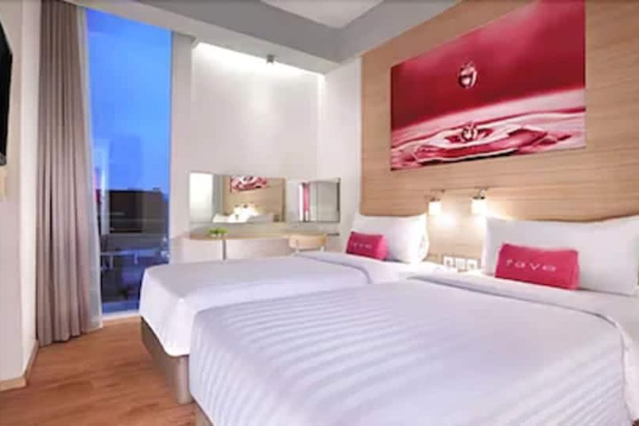 Room 9 of 31