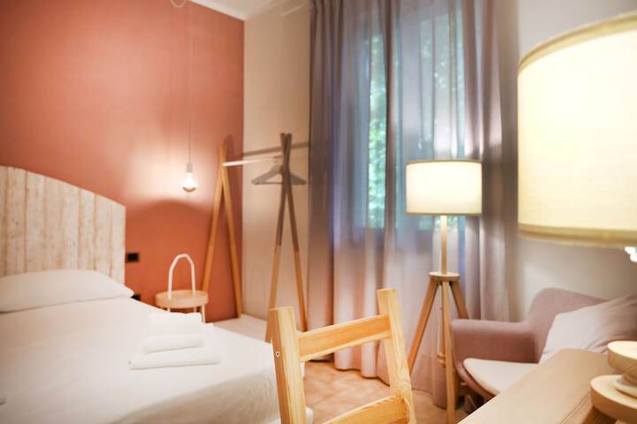Room 21 of 38