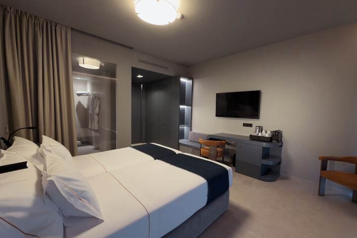Room 5 of 51