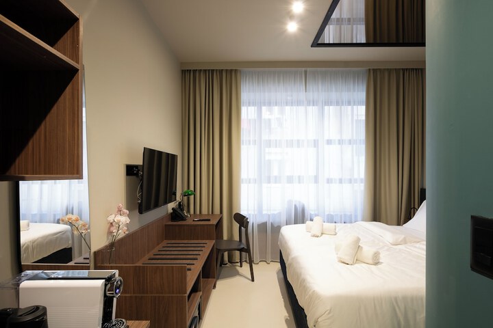 Room 25 of 133