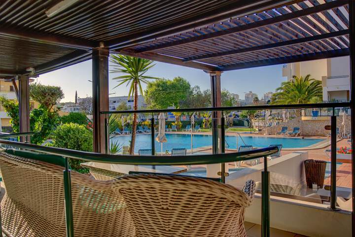 Pool Hotel