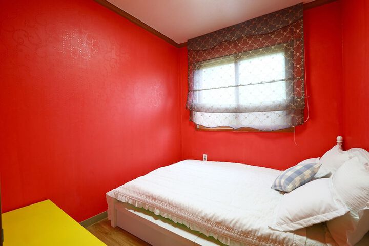Room 72 of 111