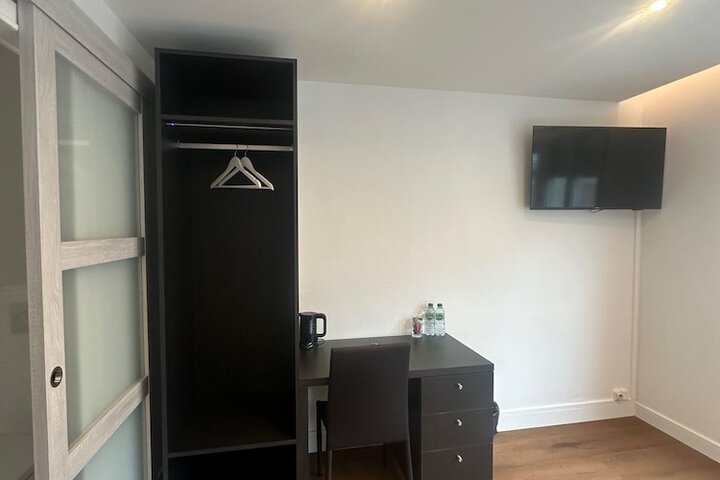 Room 13 of 24