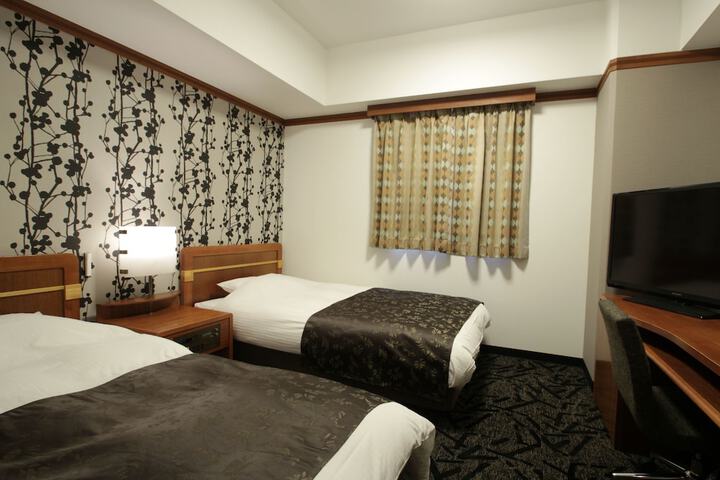 Room 6 of 47