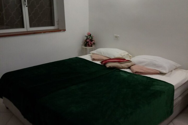 Room 8 of 43
