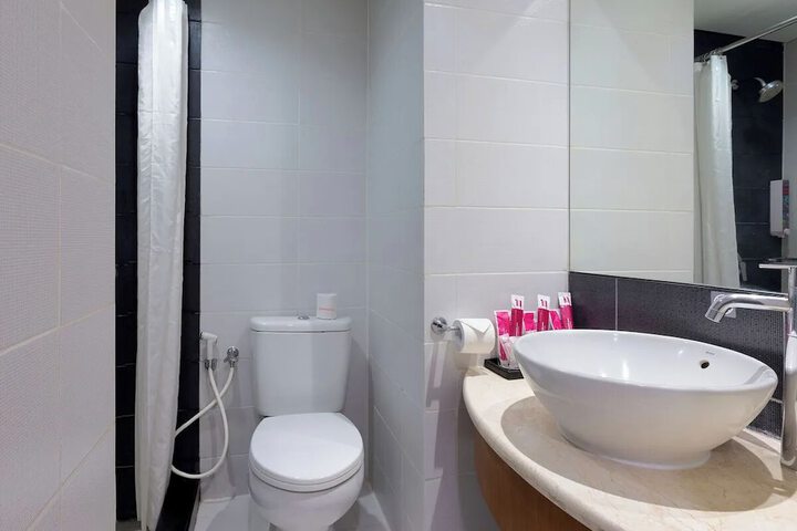 Room 9 of 25