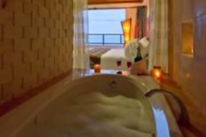 Hot Tub 23 of 30