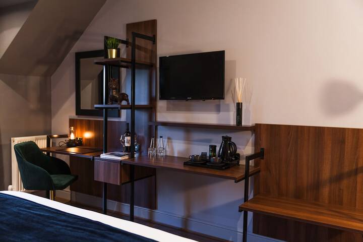 Room 13 of 105