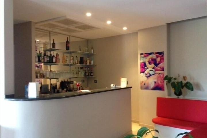 Lounge 152 of 196