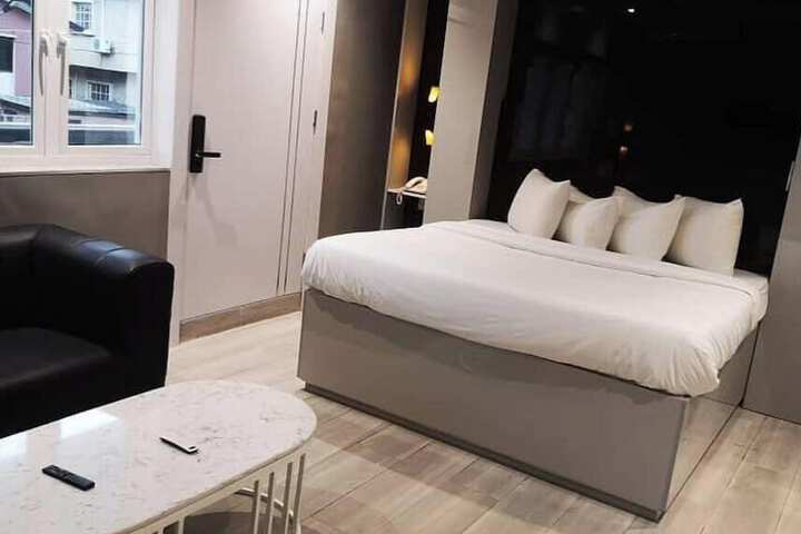 Room 5 of 30