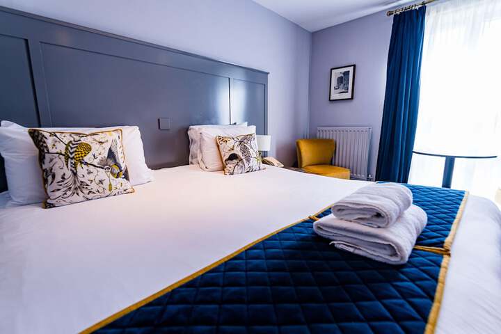 Room 32 of 123