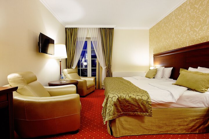 Room 12 of 41