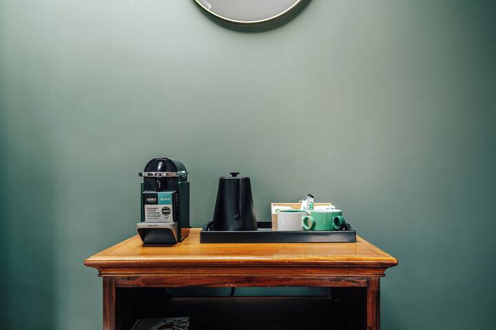 Breakfast/Coffee Service 111 of 160