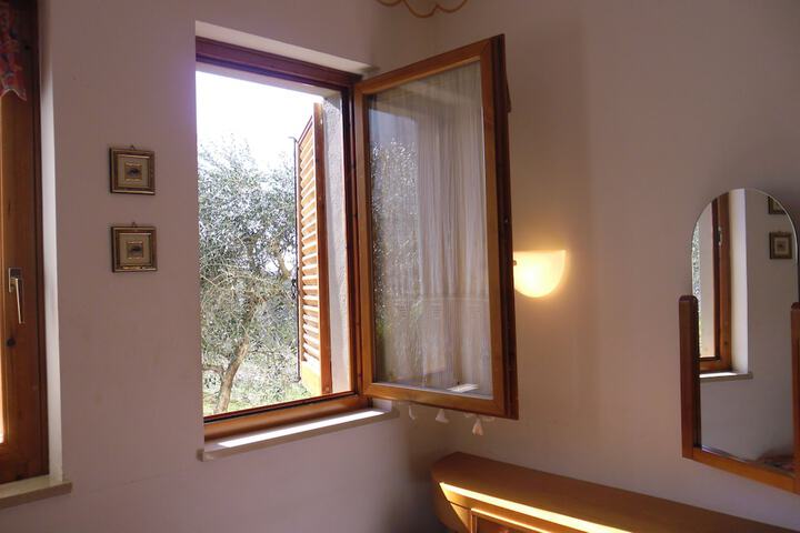 Room 5 of 39