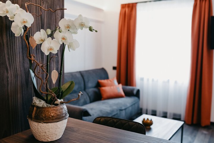 Room 2 of 21