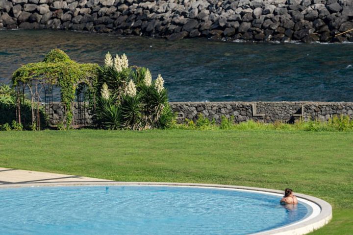 Hotel with Pool