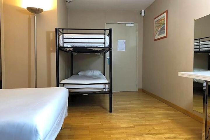 Room 96 of 125