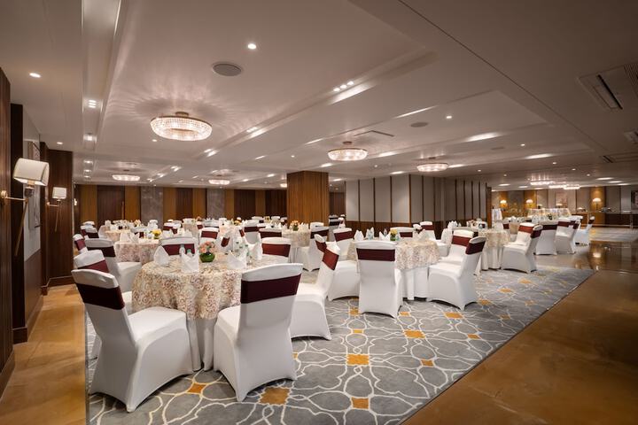 Ballroom/Hall 66 of 78